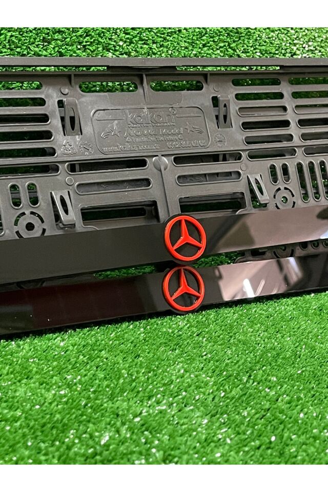 Kabartma Mercedes Kırmızı Logolu Araba Plakalık