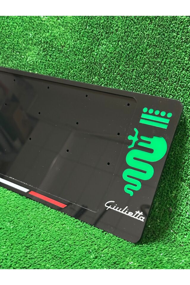 Alfa Romeo Giulietta ÖN TAMPON ÇIKINTISINI KAPATAN KARE PLAKAYA UYUMLU 1 ADET PLAKALIK YEŞİL LOGOLU