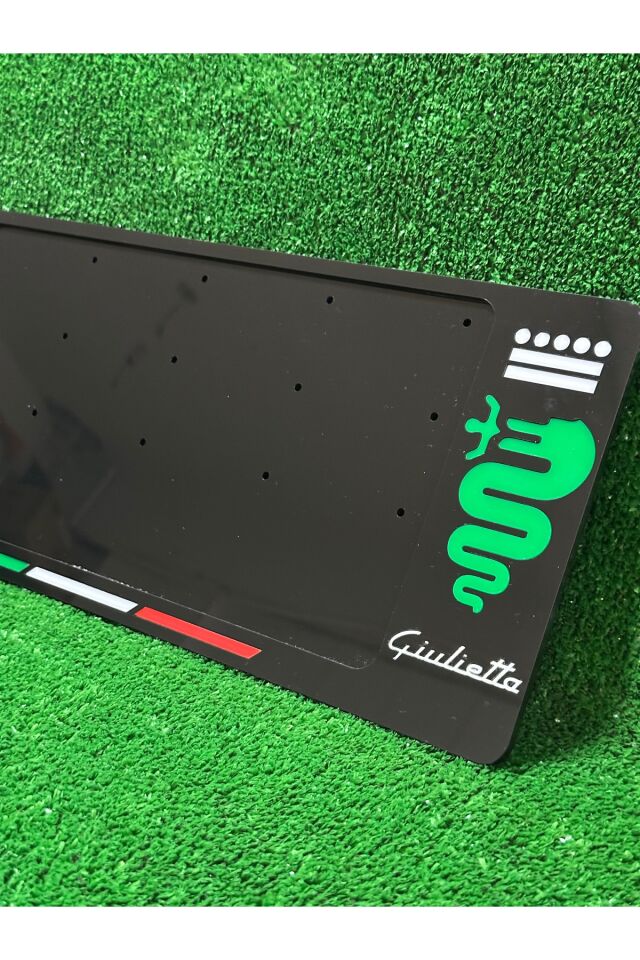 Alfa Romeo Giulietta ÖN TAMPON ÇIKINTISINI KAPATAN KARE PLAKAYA UYUMLU 1 ADET PLAKALIK YEŞİL BEYAZ