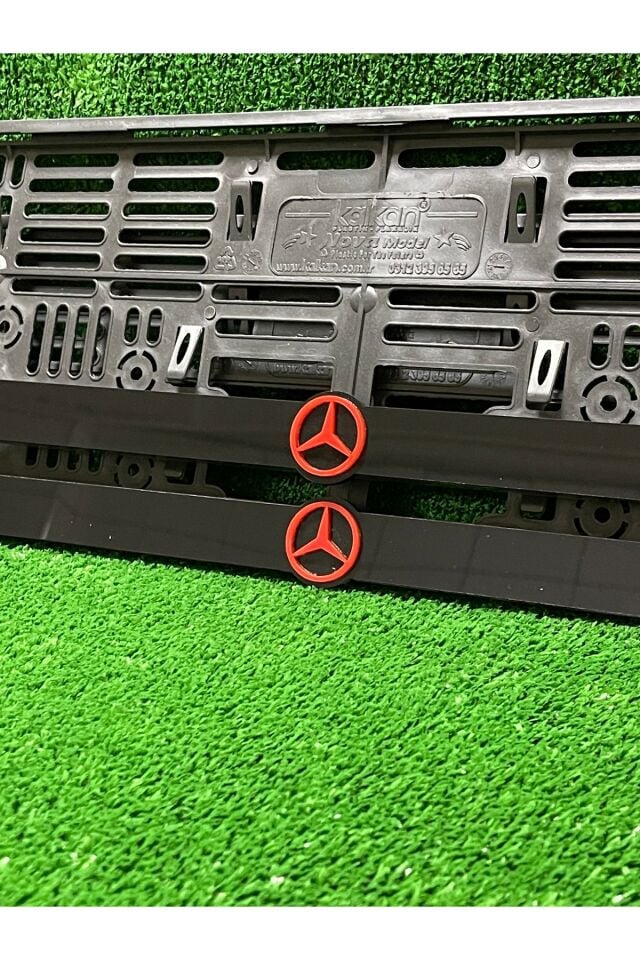 Kabartma Mercedes Kırmızı Logolu Araba Plakalık