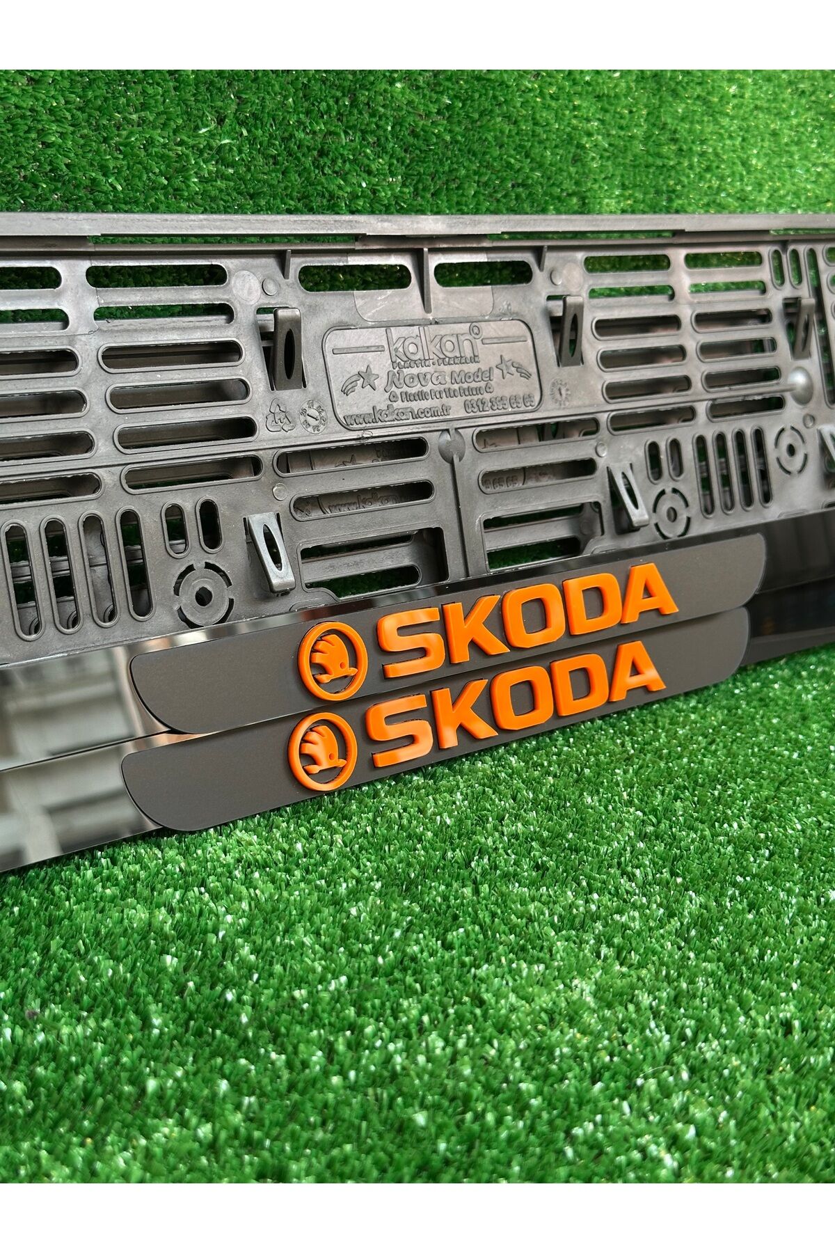 Pleksi Otomobil Plakalık Ahenk Model Turuncu SKODA Logolu