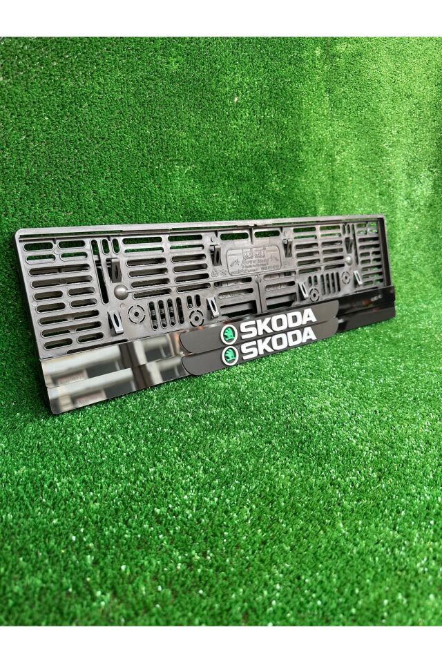 Pleksi Otomobil Plakalık Ahenk Model Skoda Logolu