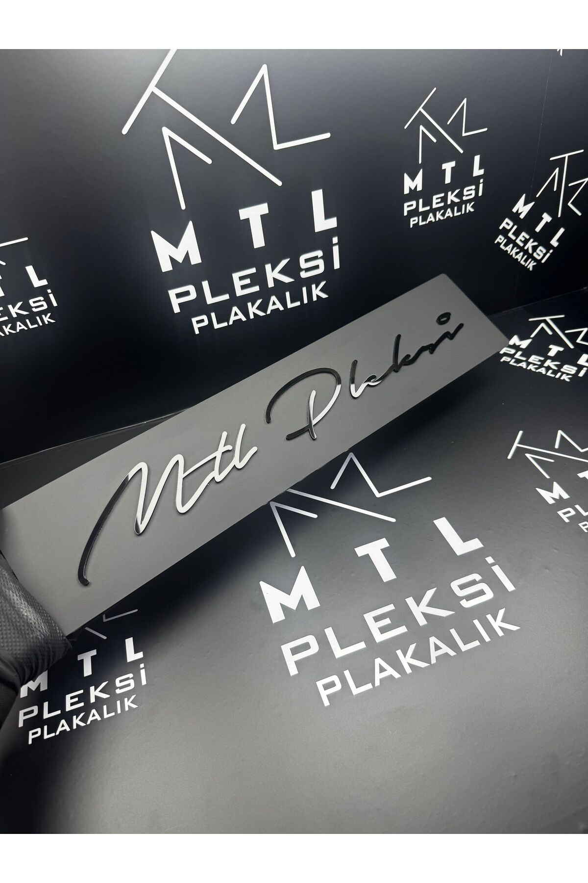 1 ADET MAT SHOWROOM PLEKSİ