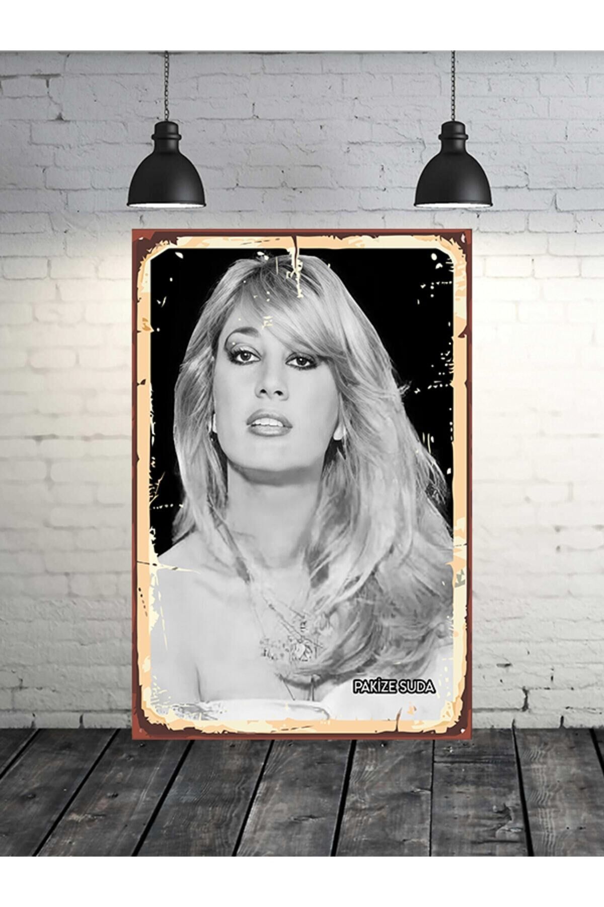 Pakize Suda Siyah Beyaz Yeşilçam 20x30 Cm Retro Ahşap Tablo