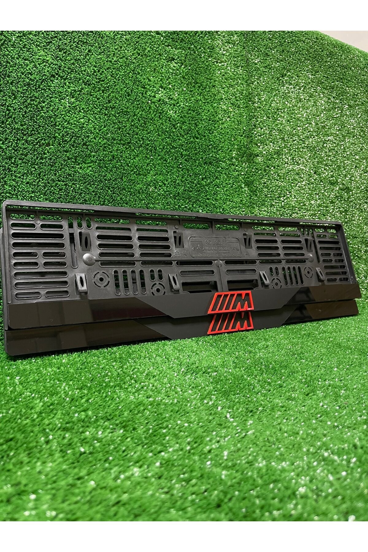 Pleksi Otomobil Plakalık Dubai Model BMW uyumluM Kırmızı Logolu Plakalık