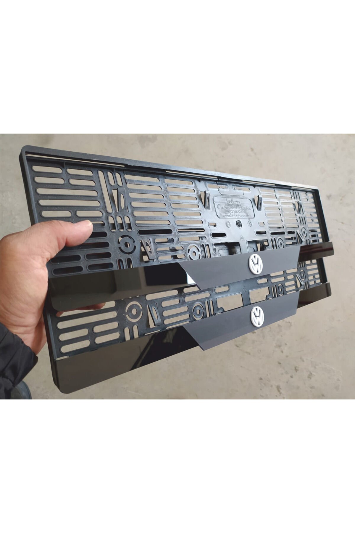 Volkswagen Kabartma Yazılı MAT Takmatik Pleksi Plakalık 2'li Set