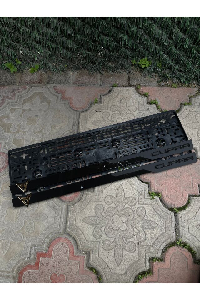CUPRA TAKMATİK PLAKALIK PLEKSİ MAT
