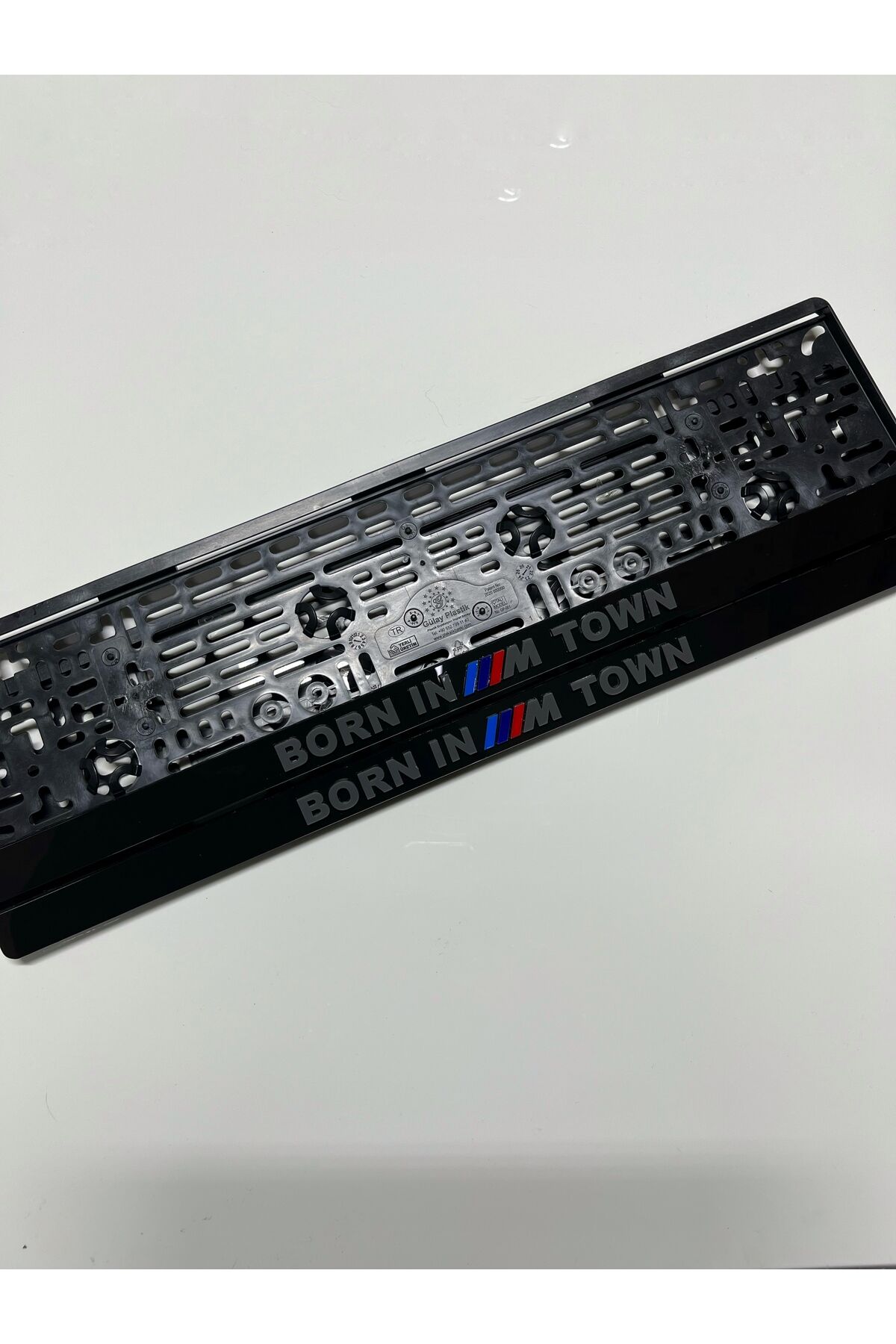 BORN IN M TOWN TAKMATİK PLAKALIK