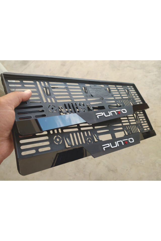 Fiat Punto Uyumlu Kabartma Yazılı Takmatik Pleksi Plakalık Takımı 2'li Set
