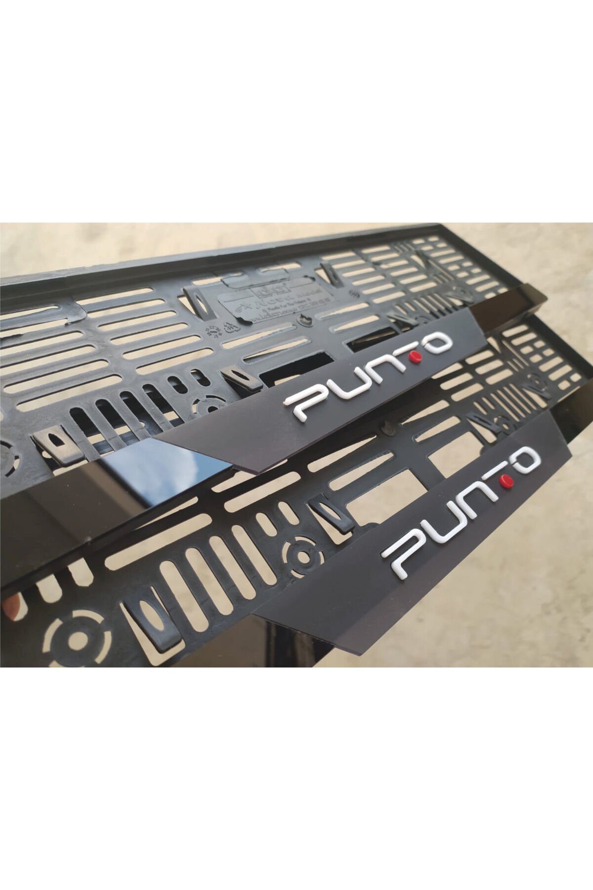 Fiat Punto Uyumlu Kabartma Yazılı Takmatik Pleksi Plakalık Takımı 2'li Set