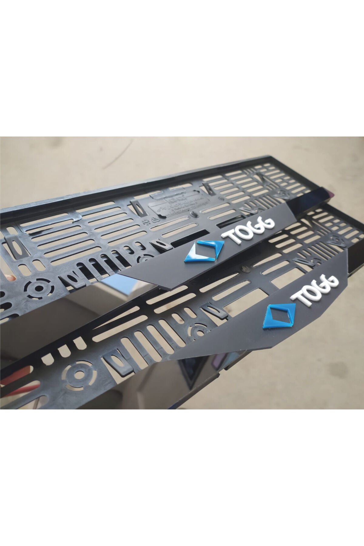 Togg Kabartma Yazılı Takmatik MAT Pleksi Plakalık 2 Adet 3D Piano Black