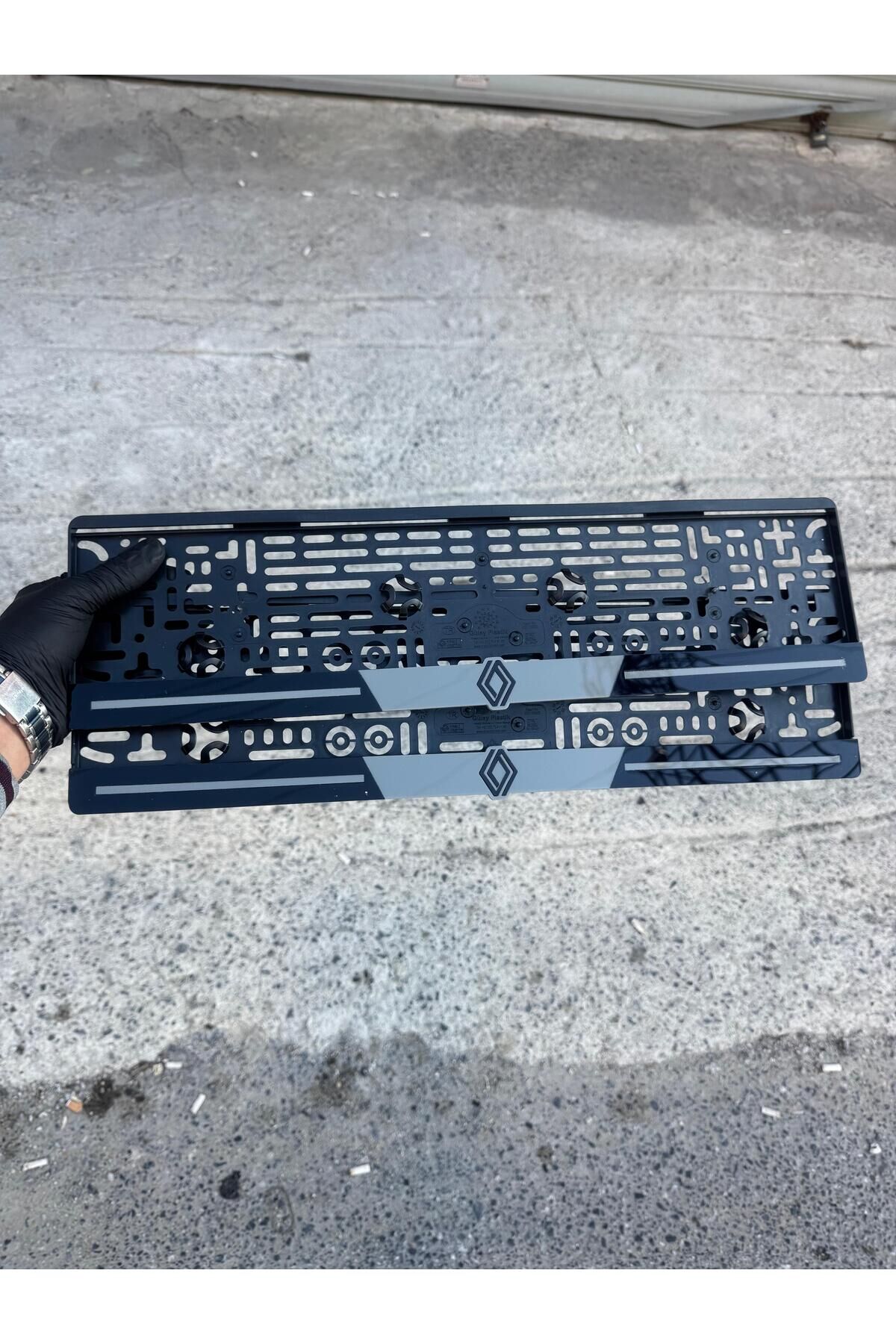 Araba Pleksi Plakalık