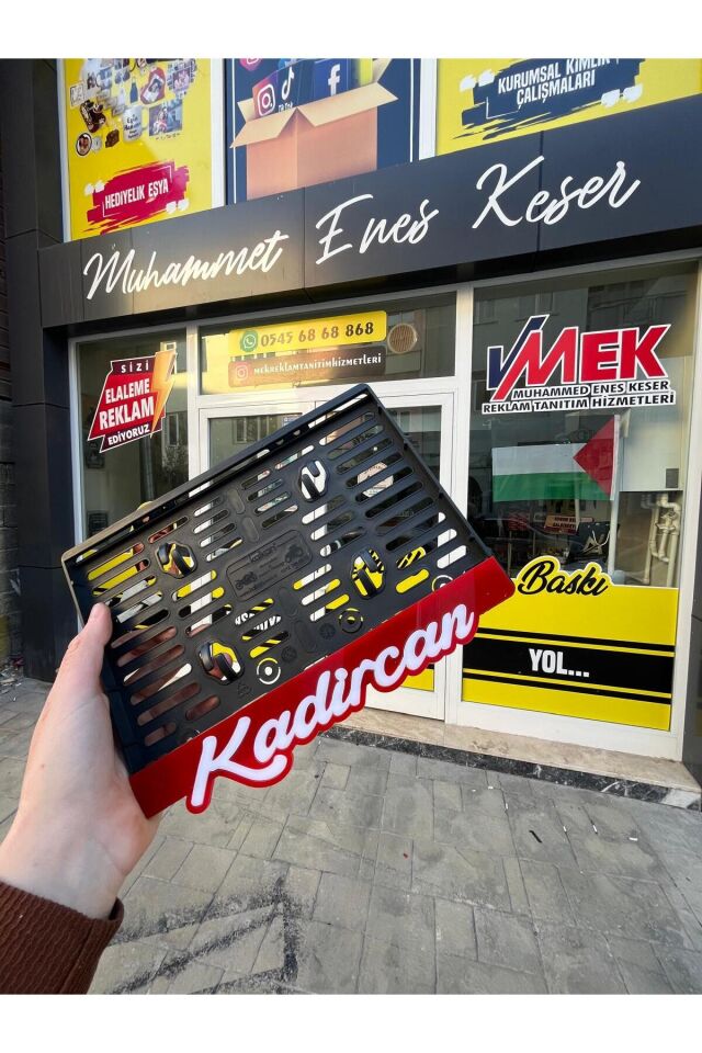 KIRMIZI ZEMİN SARKIK MOTOR PLAKALIK