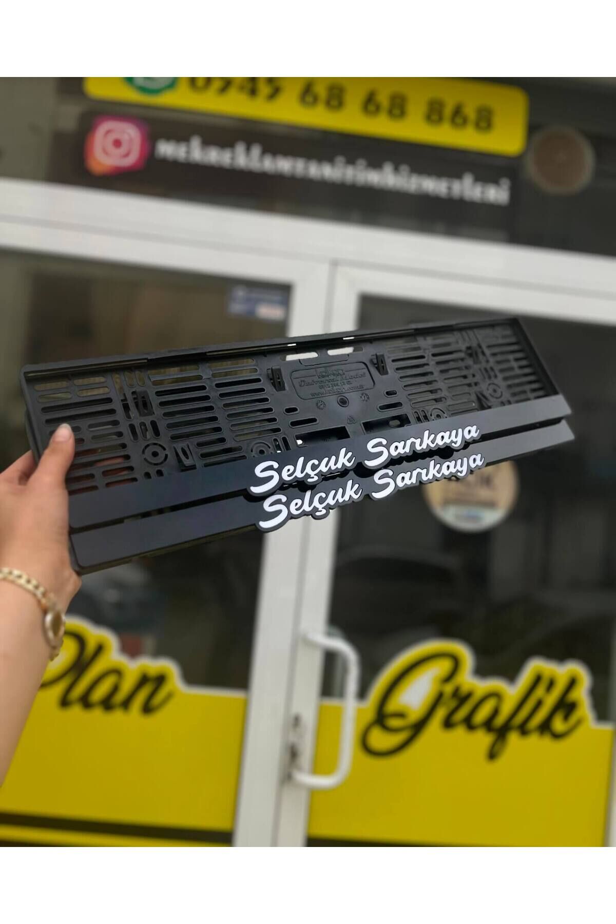 SARKIK MODEL İSİME ÖZEL PLEKSİ PLAKALIK