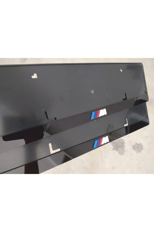 BMW M Logolu Lüx Pleksi Plakalık 2 Adet 3d Piano Black Lazer Kesim