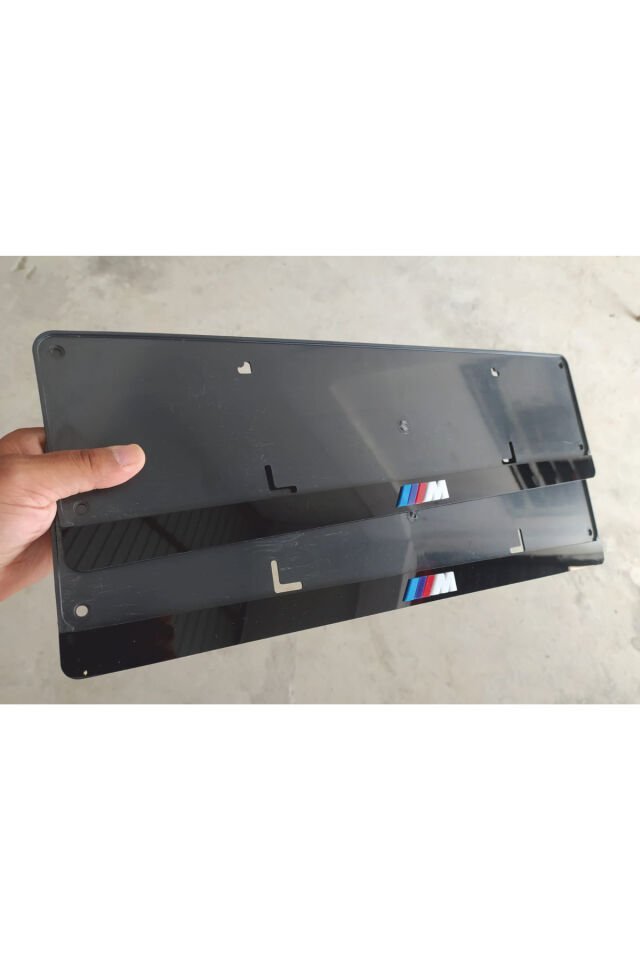 BMW M Logolu Lüx Pleksi Plakalık 2 Adet 3d Piano Black Lazer Kesim