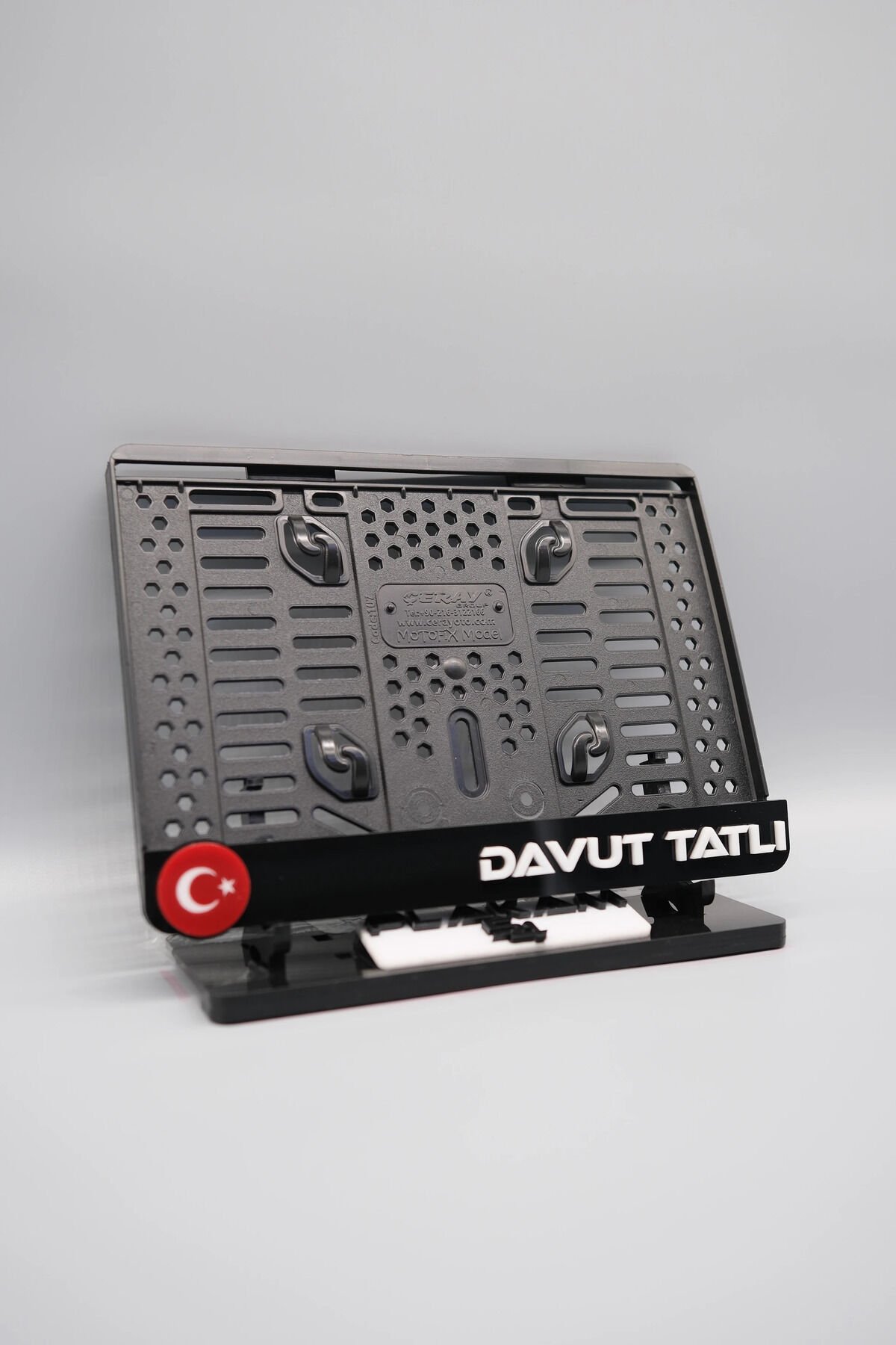 SOLDA BAYRAK SAĞDA İSİM OLAN KİŞİYE ÖZEL İSİMLİ PLEKSİ MOTOR PLAKALIĞI