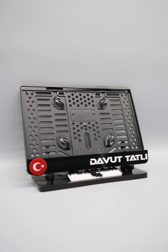 SOLDA BAYRAK SAĞDA İSİM OLAN KİŞİYE ÖZEL İSİMLİ PLEKSİ MOTOR PLAKALIĞI