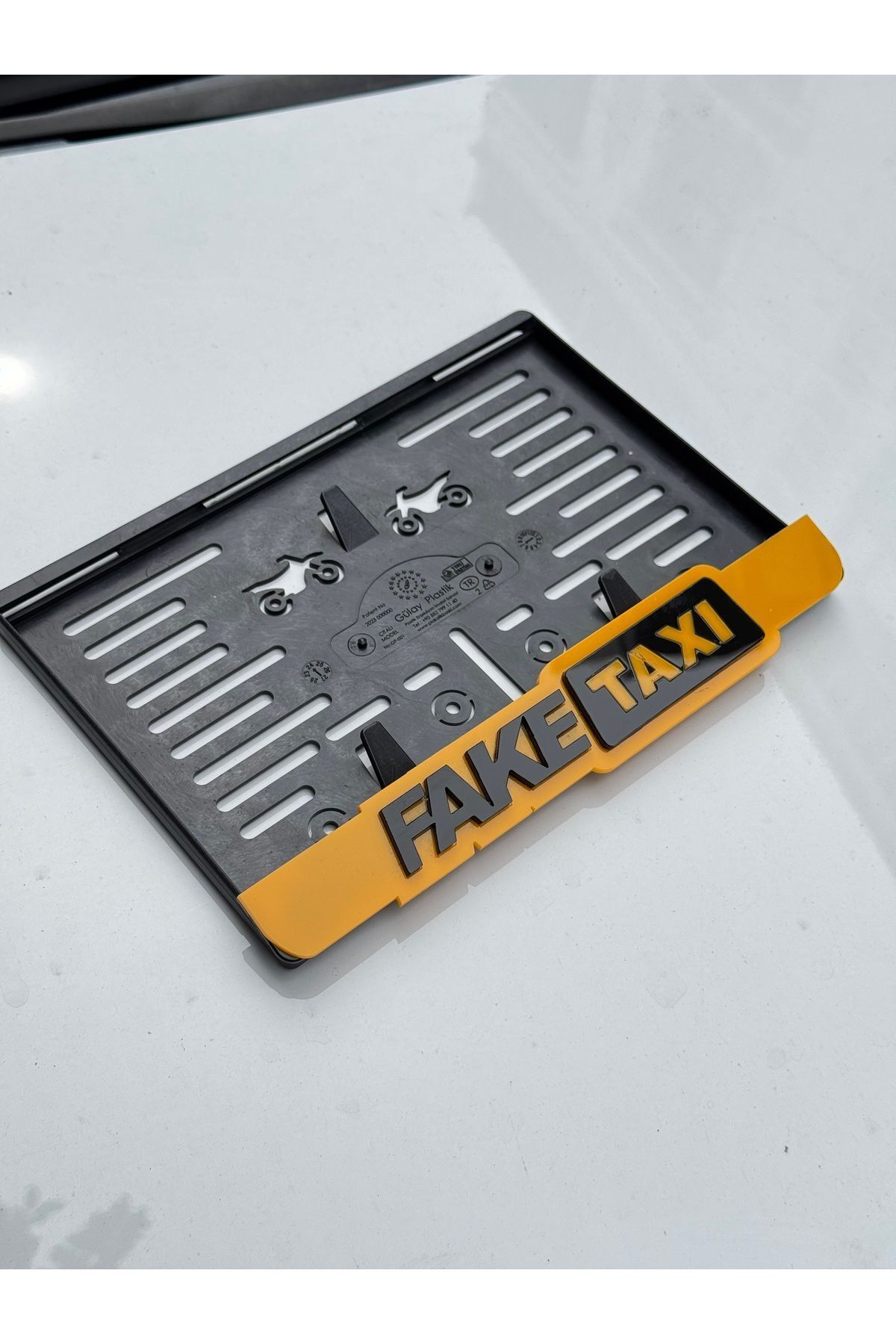 Fake Taxi? Motorsi?klet Plakalik