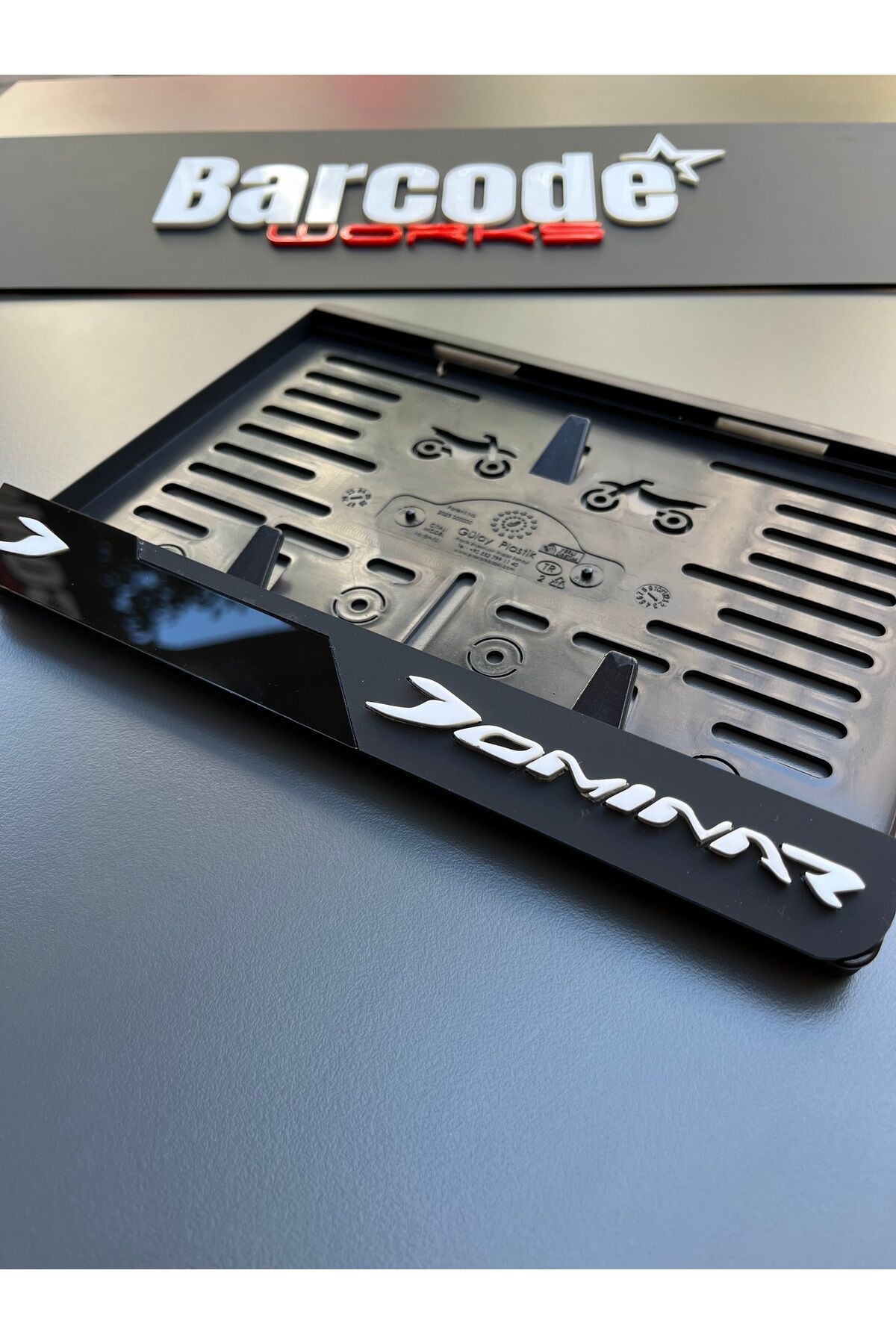 Dominar Motorsiklet Plakalık Mat Atrasit 3D Model