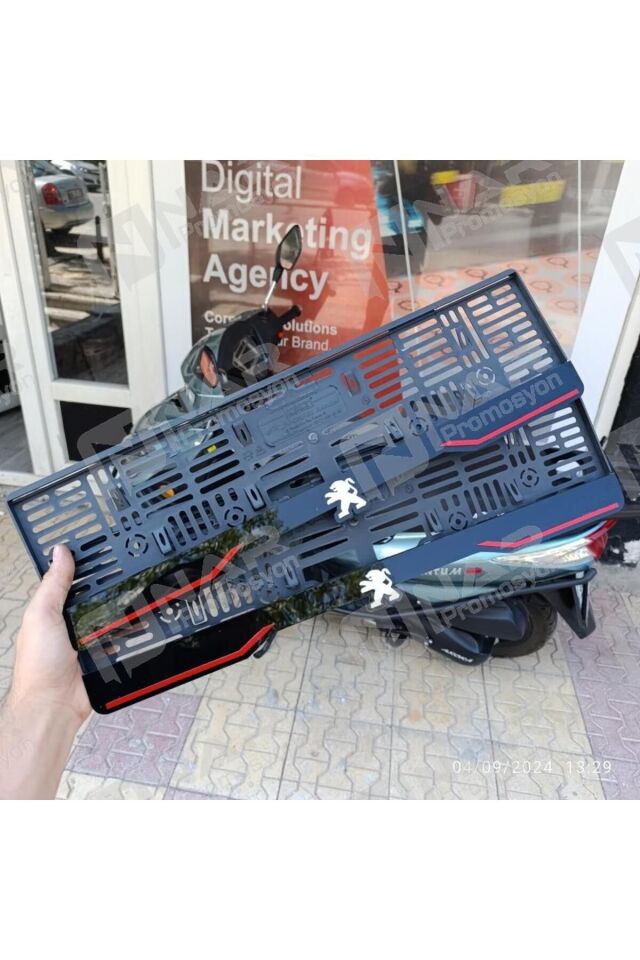 pejo uyumlu Logolu Tüm Araçlarla Uyumlu Pleksi Plakalık 2 Adet 1 Takım