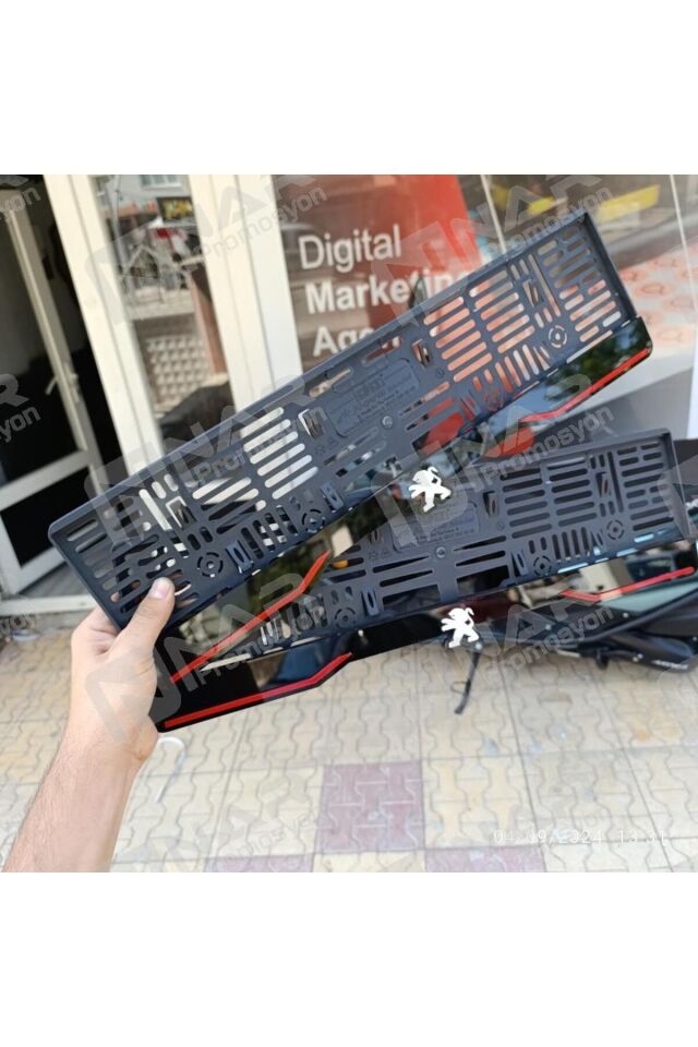 pejo uyumlu Logolu Tüm Araçlarla Uyumlu Pleksi Plakalık 2 Adet 1 Takım