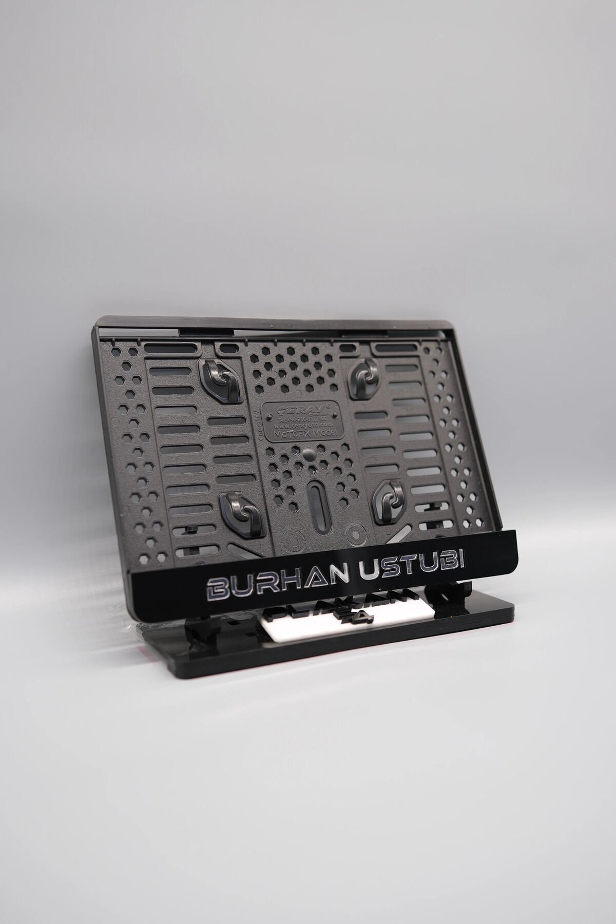 KİŞİYE ÖZEL İSİMLİ GÜMÜŞ PLEKSİ MOTOR PLAKALIĞI