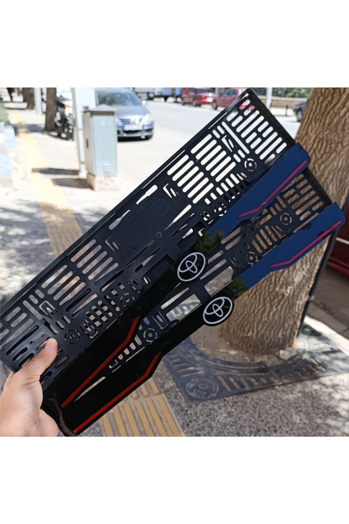 Toyota- Toyota Logolu Tüm Araçlarla Uyumlu Pleksi Plakalık 2 Adet 1 Takım