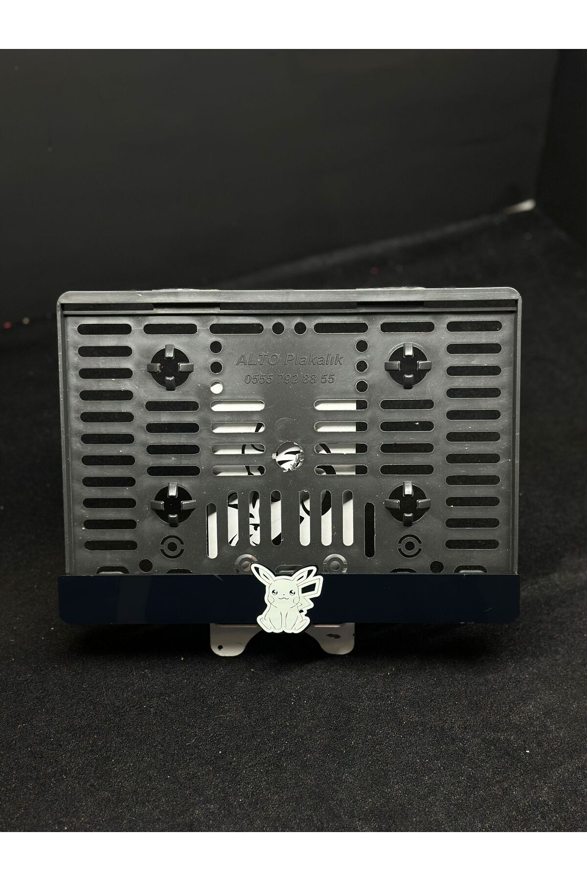 MOTOR PLAKALIK BEYAZ PİKACHU LAZER KESİM PLEKSİ