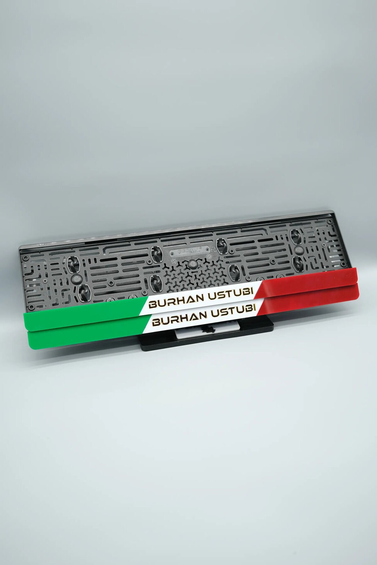 İTALYA KİŞİYE ÖZEL İSİMLİ PLEKSİ ARABA PLAKALIĞI