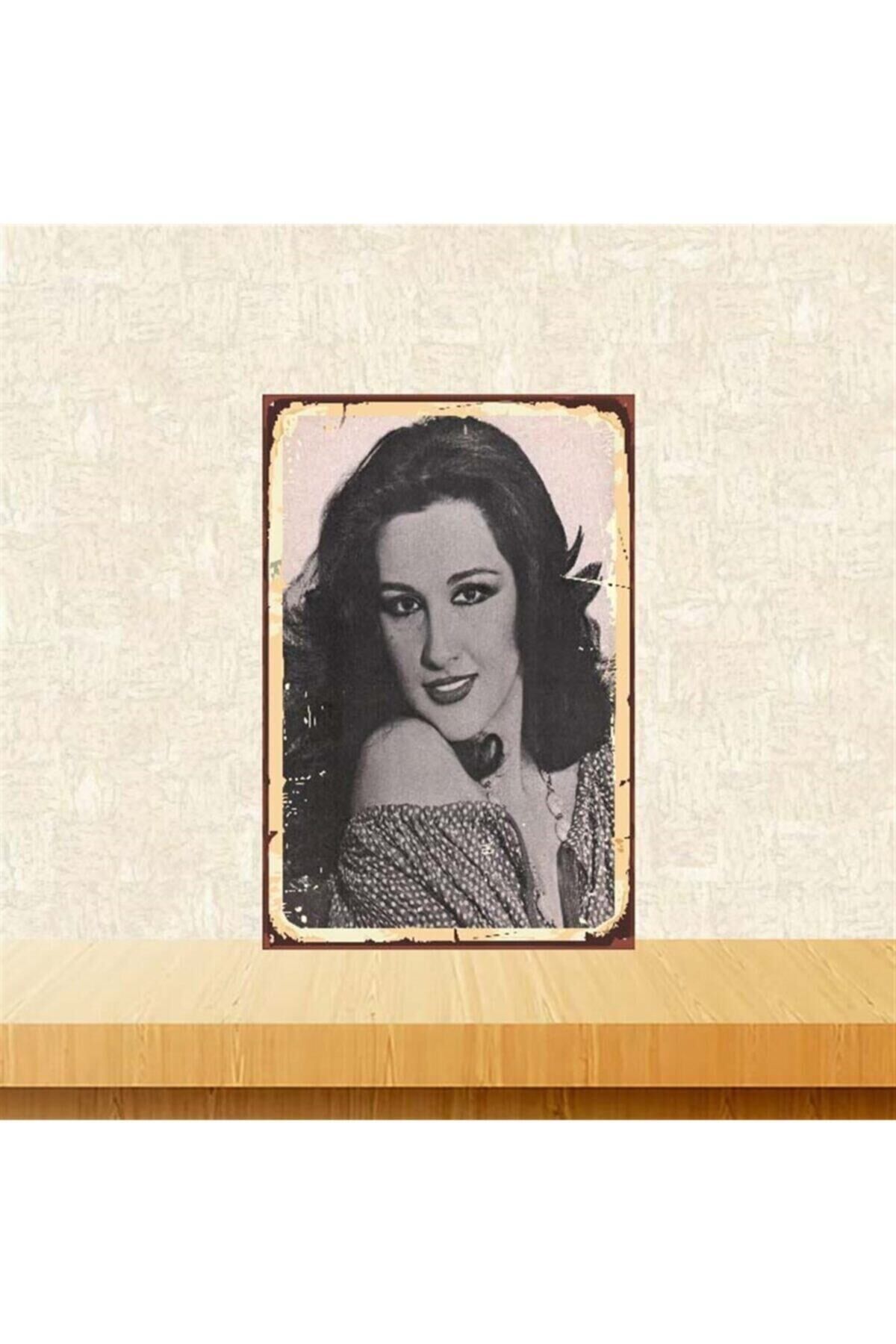 Nükhet Duru Retro Ahşap Poster Tkfx3877