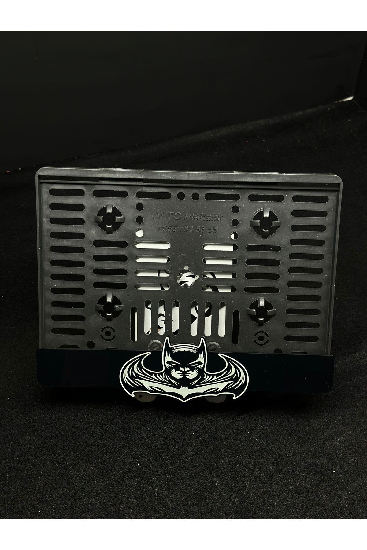 UYUMLU MOTOR PLAKALIK BATMAN LAZER KESİM PLEKSİ