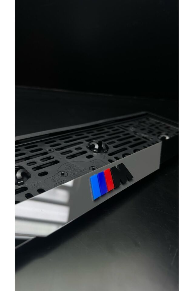 5D LÜX BMW M SPORT Uyumlu  TAKMATİK PLEKSİ PLAKALIK