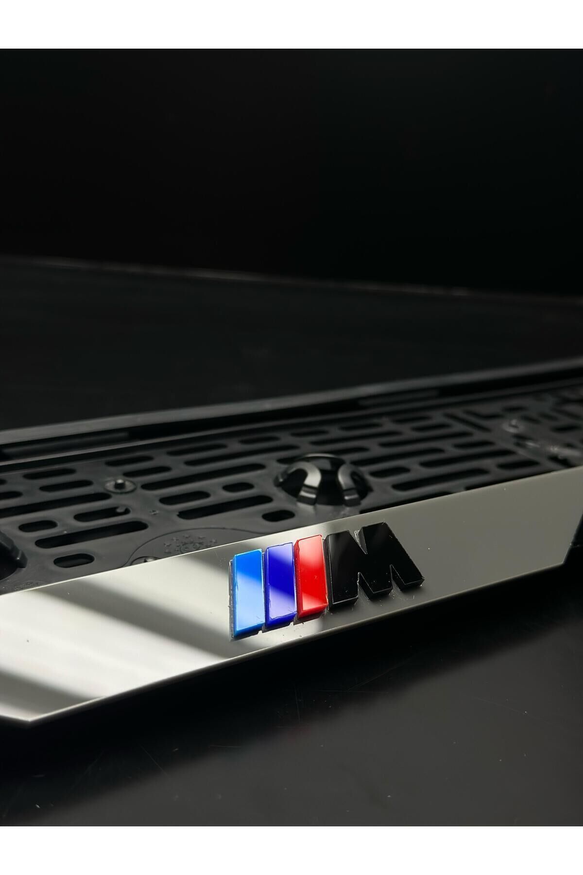 5D LÜX BMW M SPORT Uyumlu  TAKMATİK PLEKSİ PLAKALIK