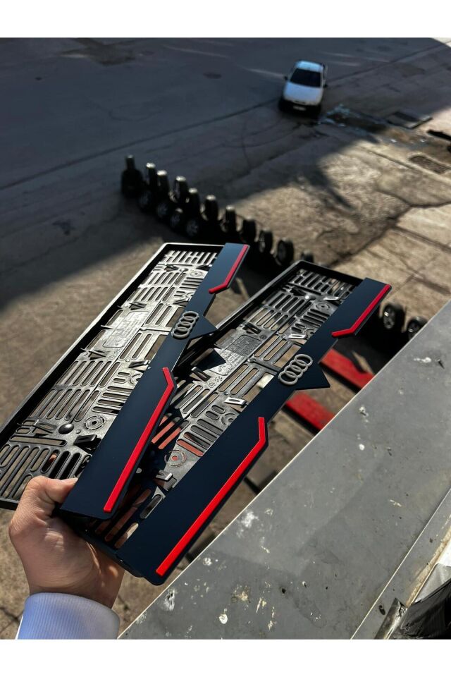 AUDİ Logolu Pleksi Plakalık 2 Adet 1 Takım