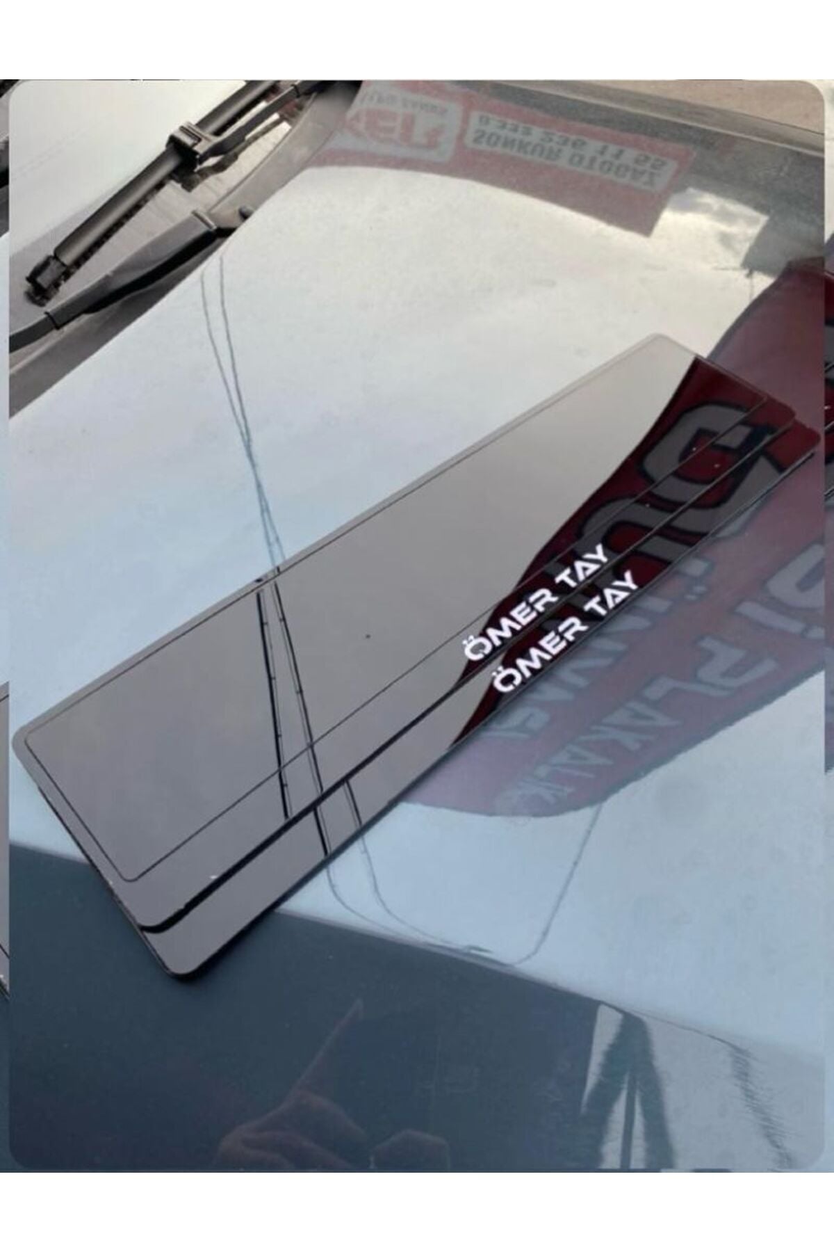 LAZER KESİM SADE TASARIM 2 ADET LÜKS PİANOBLACK OTO PLEKSİ PLAKALIK