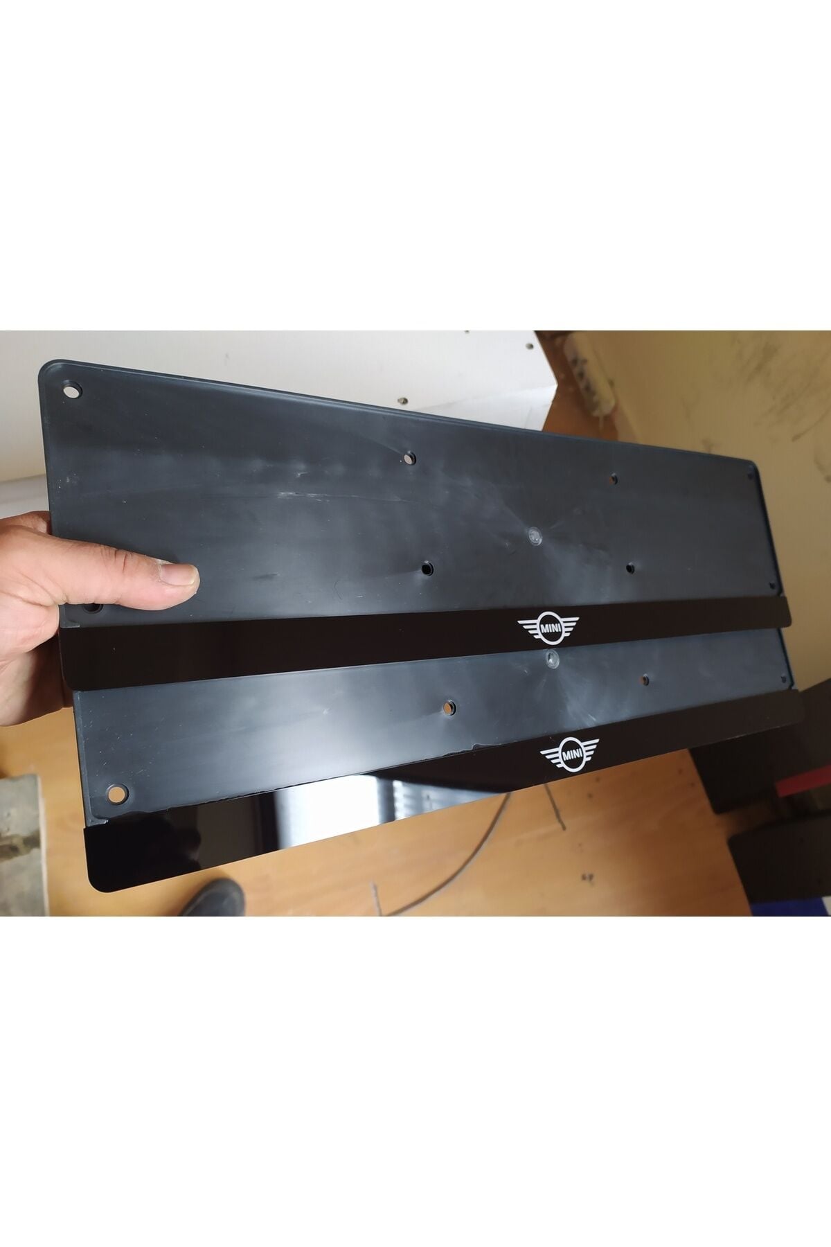 Mini Couper Lüx Pleksi Plakalık 2 Adet

3d Piano Black Lazer Kesim