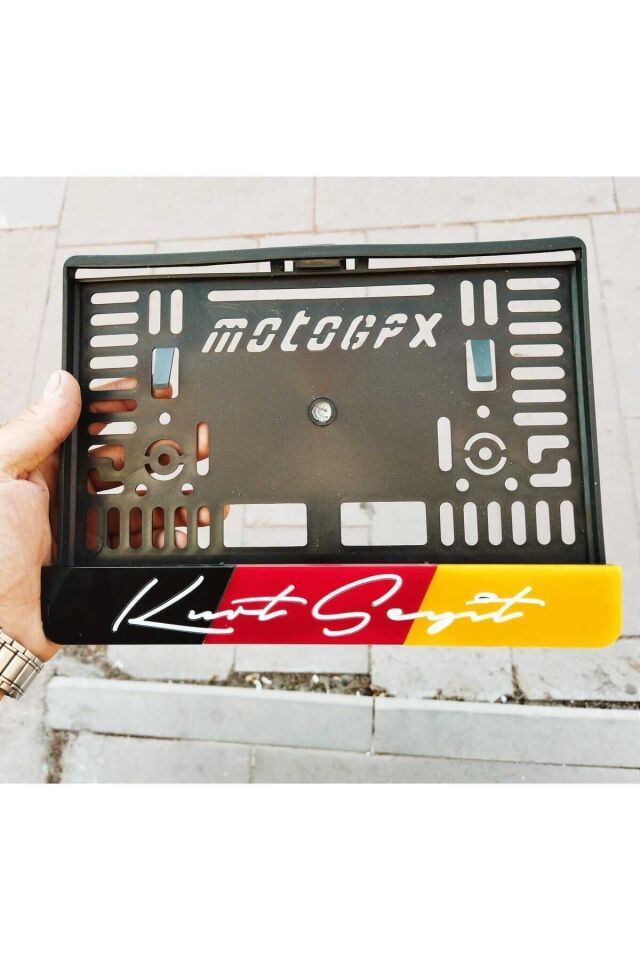 MOTOR PLAKALIK ALMAN BAYRAKLI KİŞİYE ÖZEL İSİMLİ TAKMATİK LAZER KESİM PLEKSİ ( 1 ADET )