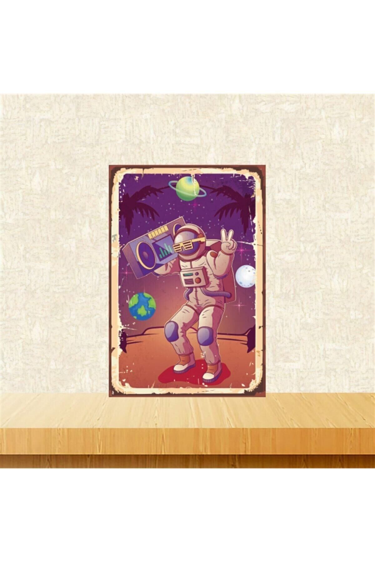 Müzik Dinleyen Astronot 20-30 Cm Retro Ahşap Tablo Tkfx4749
