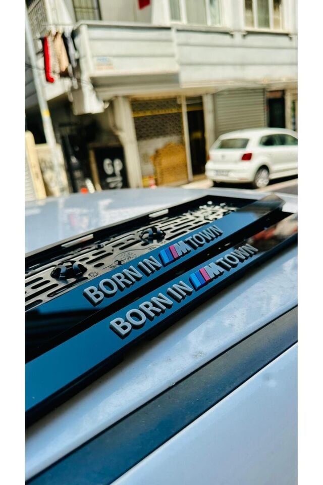 Bmw Born In M Town Uyumlu Lüx Pleksi Plakalık (BEYAZ RENK)
