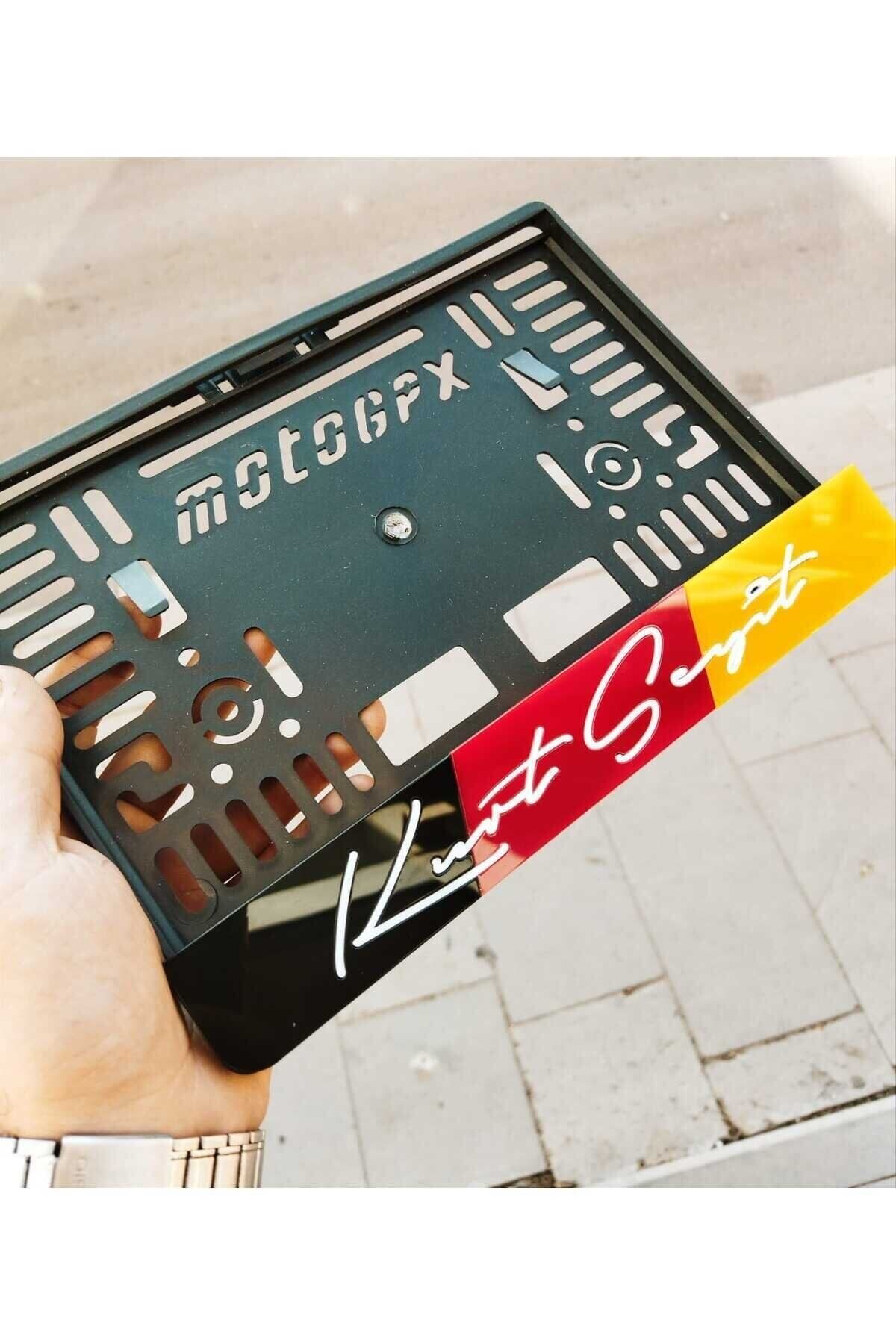 MOTOR PLAKALIK ALMAN BAYRAKLI KİŞİYE ÖZEL İSİMLİ TAKMATİK LAZER KESİM PLEKSİ ( 1 ADET )