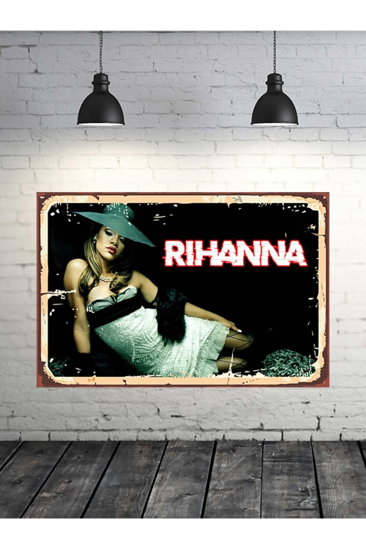 Rihanna Tasarımlı 20x30 Cm Retro Ahşap Tablo