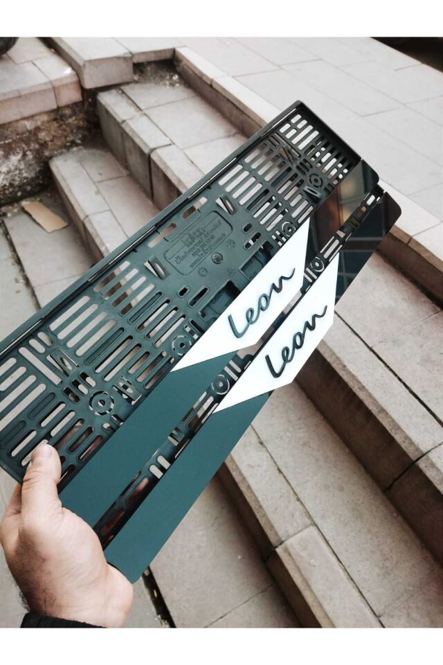 Plakalık Lazer Kesim Pleksi ( 2 Adet ) LEON KİŞİYE ÖZEL PLAKALIK | İSİME ÖZEL PLAKALIK