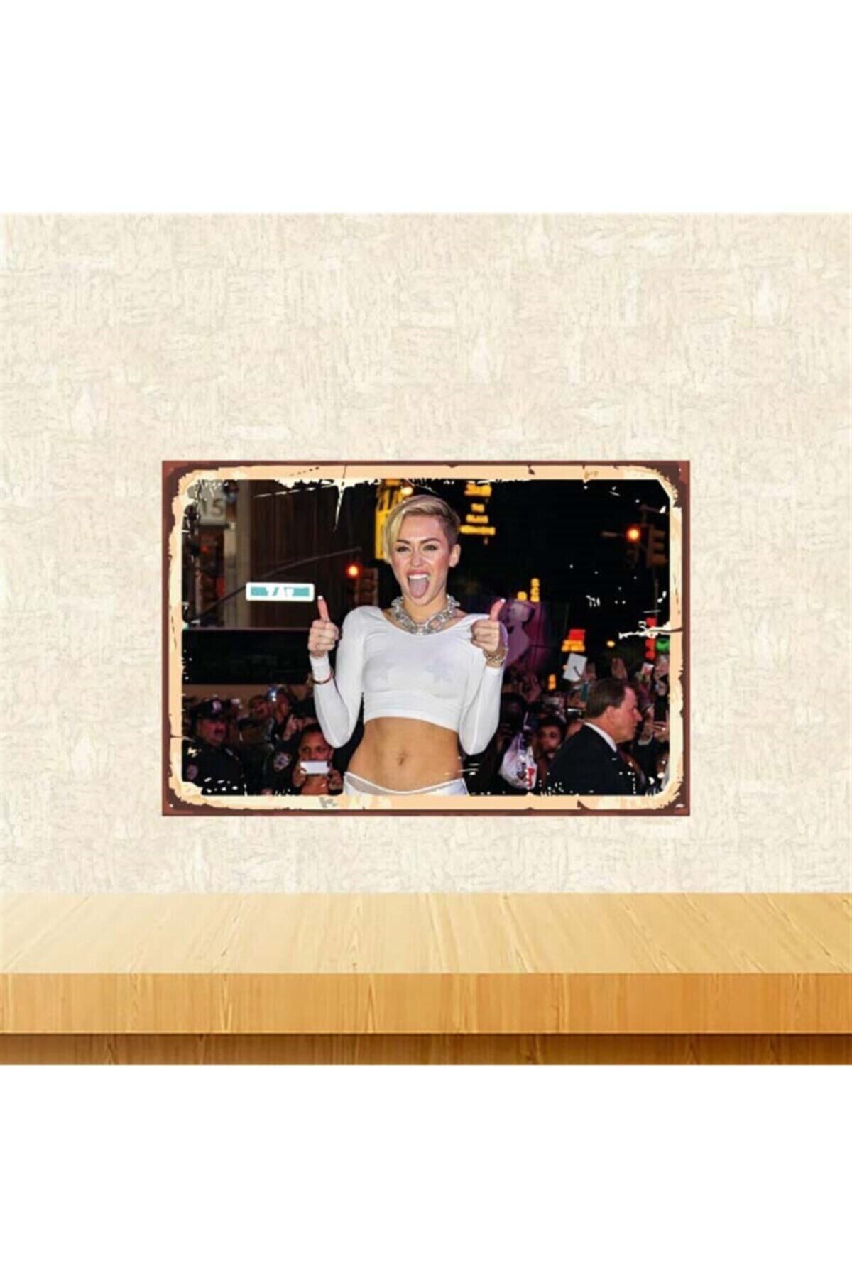 Siyah Miley Cyrus Retro Ahşap Poster 20x30 cm