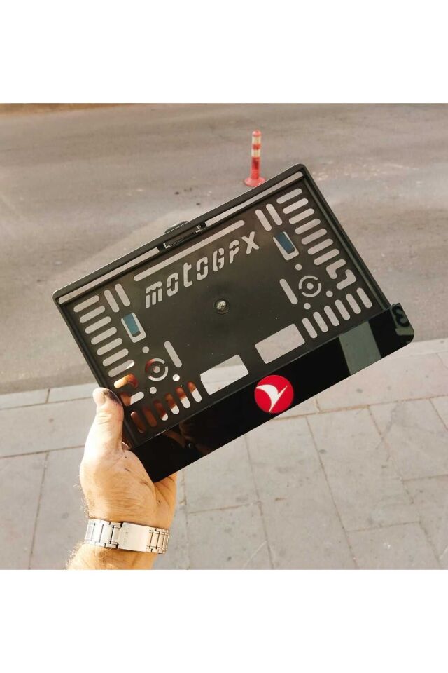 MOTORSİKLET PLAKALIK TURKISH AIRLINES LOGOLU LAZER KESİM PLEKSİ