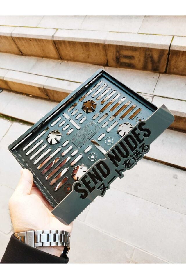 Motorsiklet Plakalık SEND NUDES Lazer Kesim Pleksi | Isimli Plakalık | Kişiye Özel Plakalık |