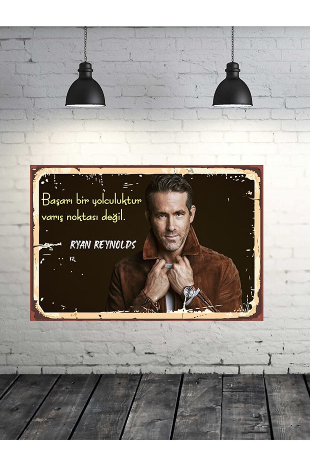 Başarı Bir Yolculuktur Ryan Reynolds 20x30 Cm Retro Ahşap Tablo
