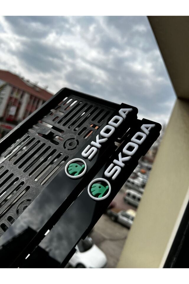 SKODA MODEL Pleksi Plakalık