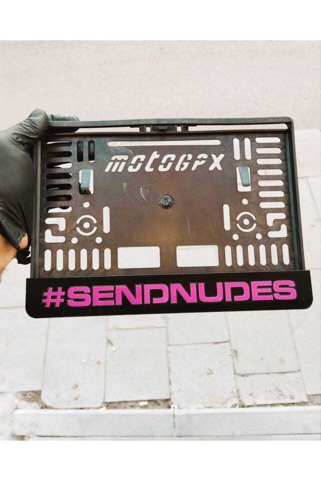 Motor Plakalık '' Sendnudes ''takmatik Lazer Kesim Pleksi ( 1 Adet )