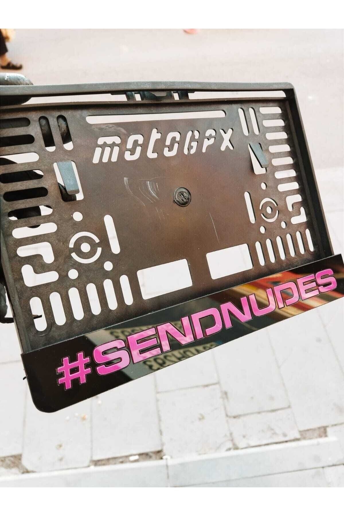 Motor Plakalık '' Sendnudes ''takmatik Lazer Kesim Pleksi ( 1 Adet )